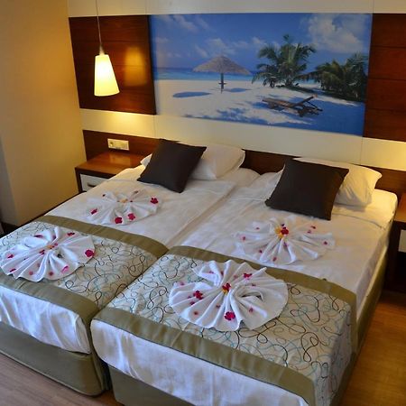 Holiday City Hotel (Adults Only) Side Zimmer foto